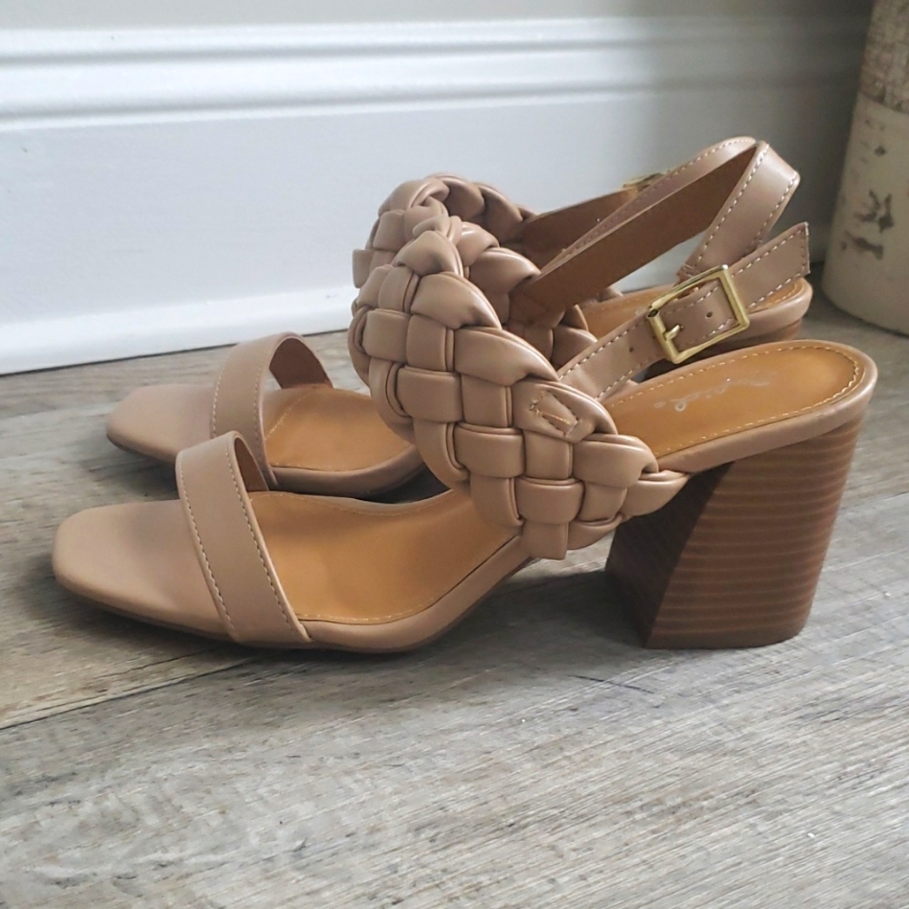 Qupid Sandals - Picture 7 of 9